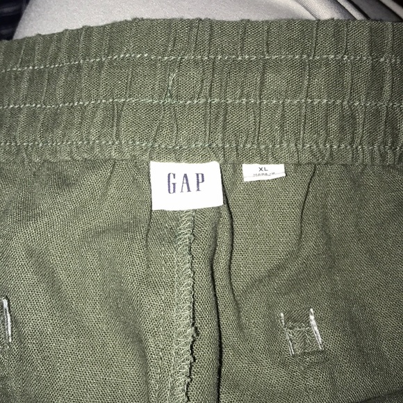 Gap army green shorts - Picture 3 of 3
